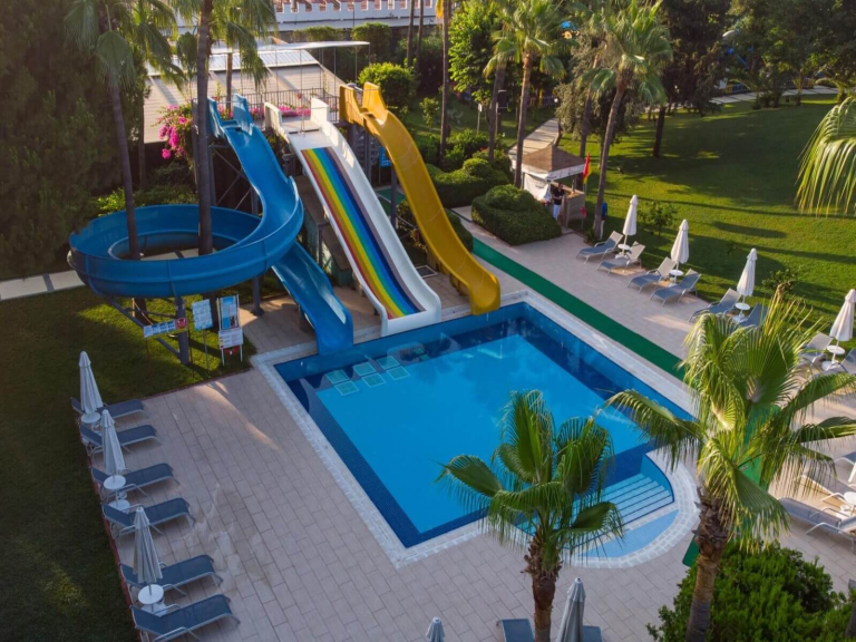 Insula Resort & Spa