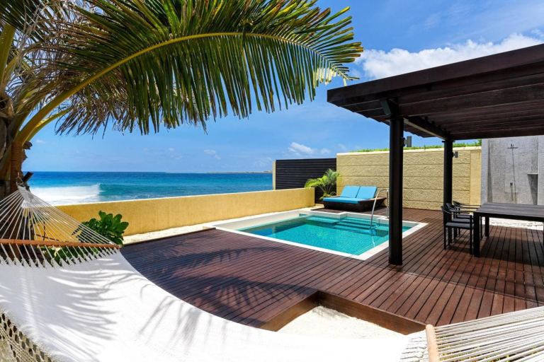 Sheraton Maldives Full Moon Resort & Spa
