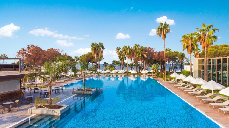 Acanthus & Cennet Barut Collection