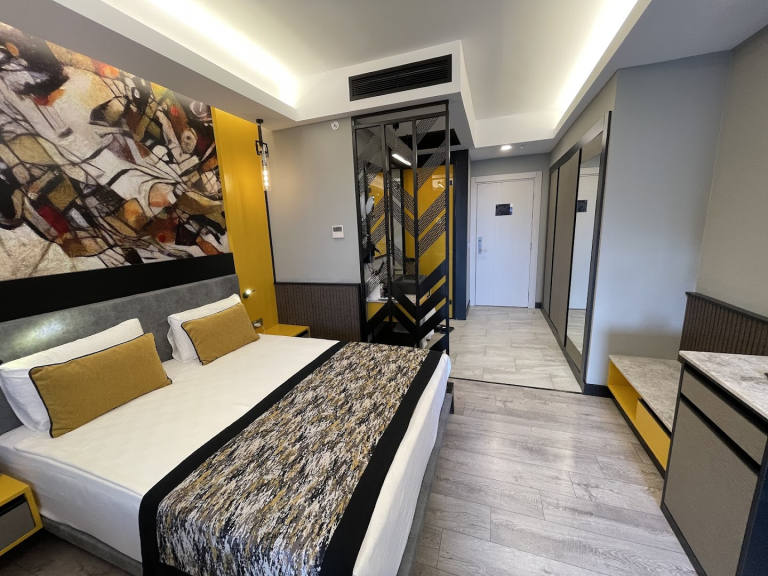 Arnor De Luxe Hotel & Spa