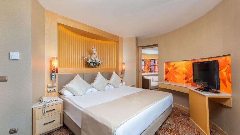 Paloma Sencia - Ex. Cornelia De Luxe Resort