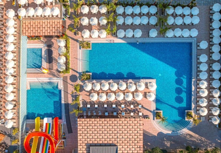 Vox Maris Resort