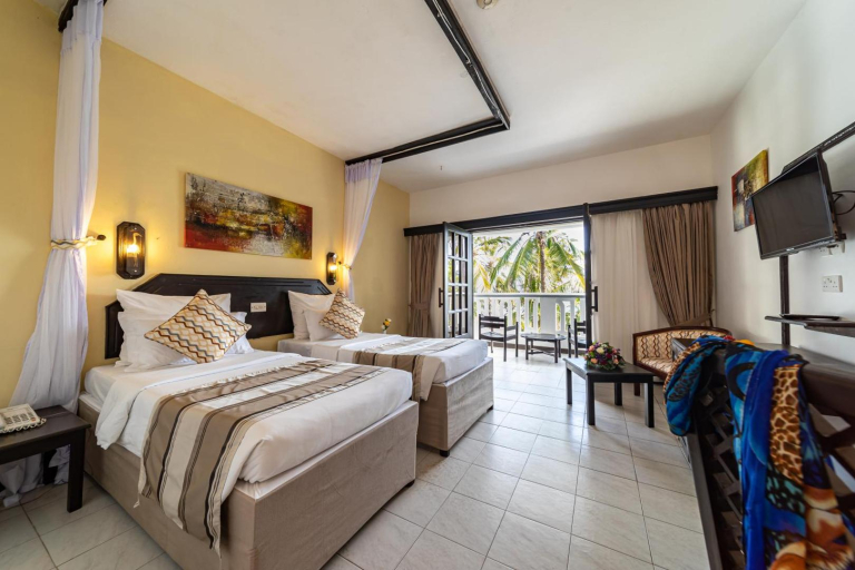 PrideInn Flamingo Beach Resort & Spa