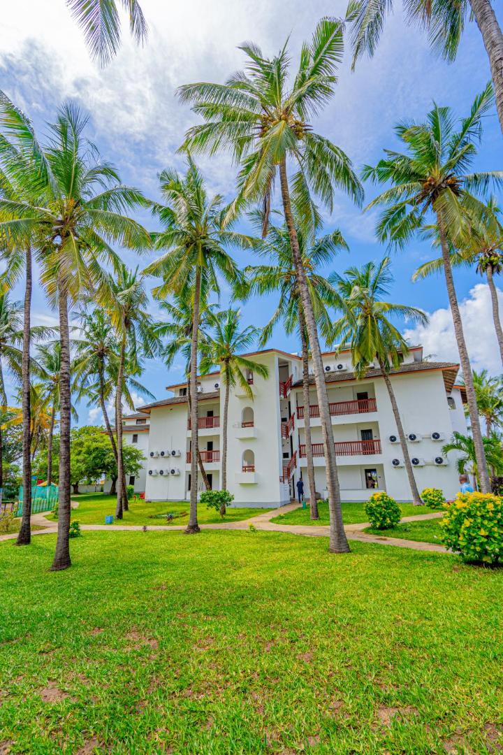 PrideInn Flamingo Beach Resort & Spa