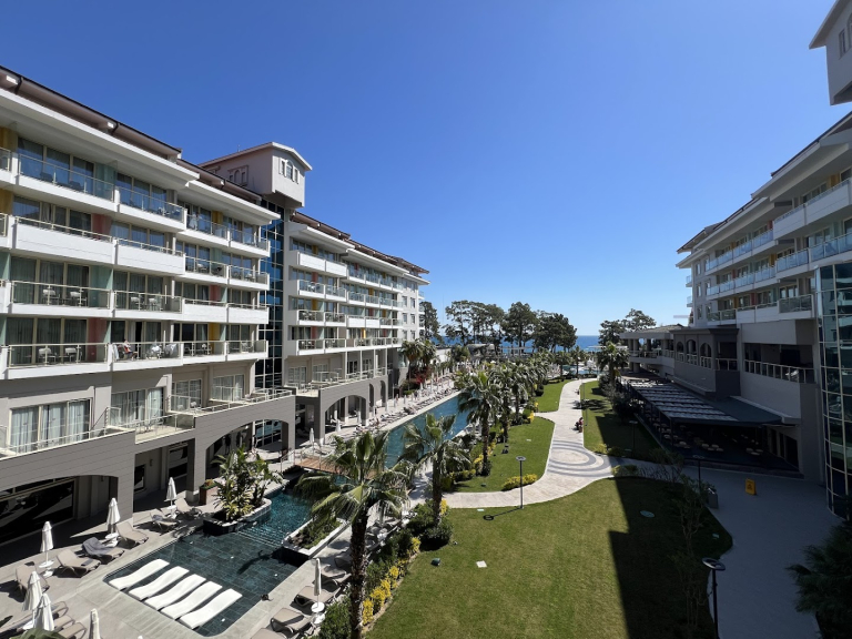 Akra Kemer