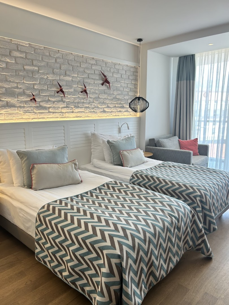 Akra Kemer