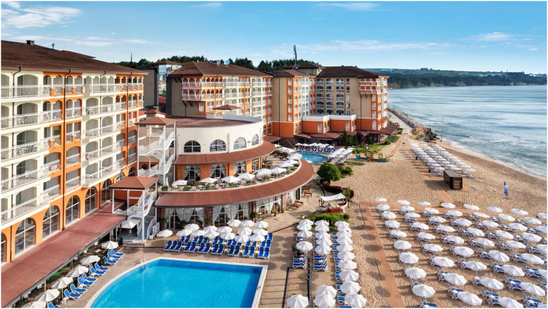 Sol Luna Bay Resort