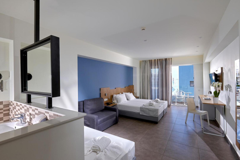 Pollis Hotel
