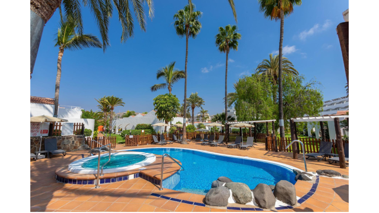 Sol Barbacan Aparthotel