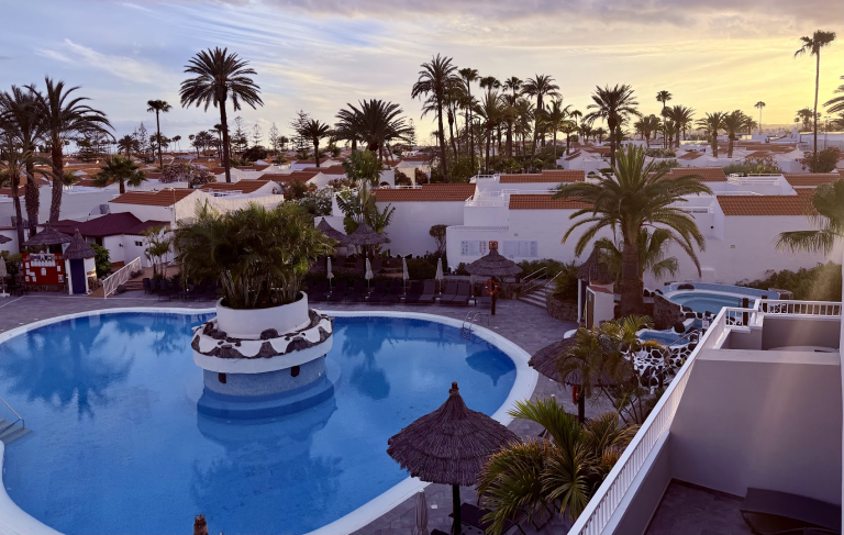 Sol Barbacan Aparthotel