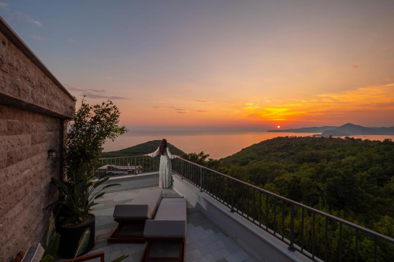 Vivid Blue Serenity Hotel