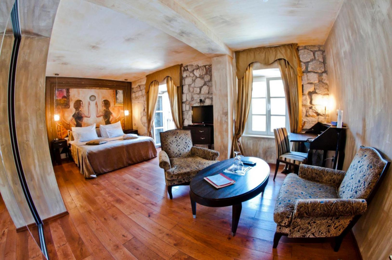Astoria Boutique Hotel