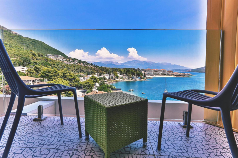 Carine Hotel Kumbor Superior