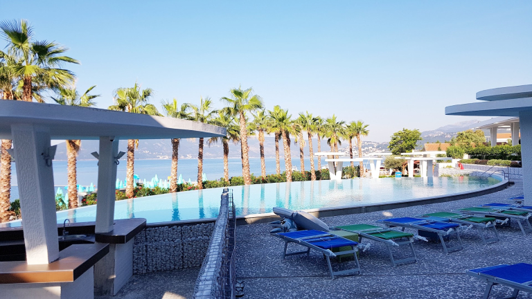 Carine Hotel Kumbor Superior