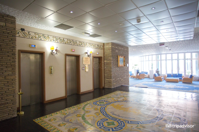 Unahotels Capotaormina 4*