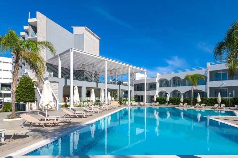 Oceanis Park 4*