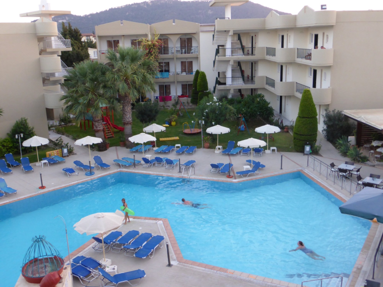 Sea Melody Beach Hotel Apartments 4*