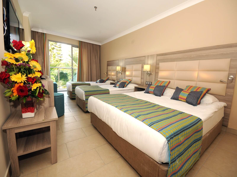 Insula Resort & Spa