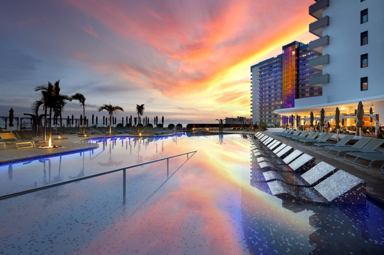 Hard Rock Hotel Tenerife 5*