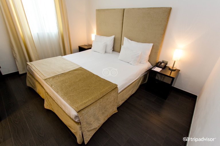 Astoria Boutique Hotel 4*