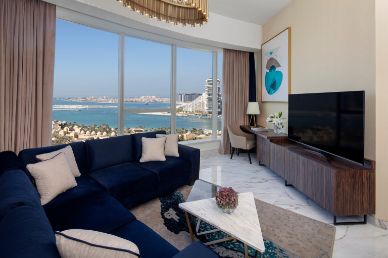 Avani Palm View Dubai Hotel & Suites 5*