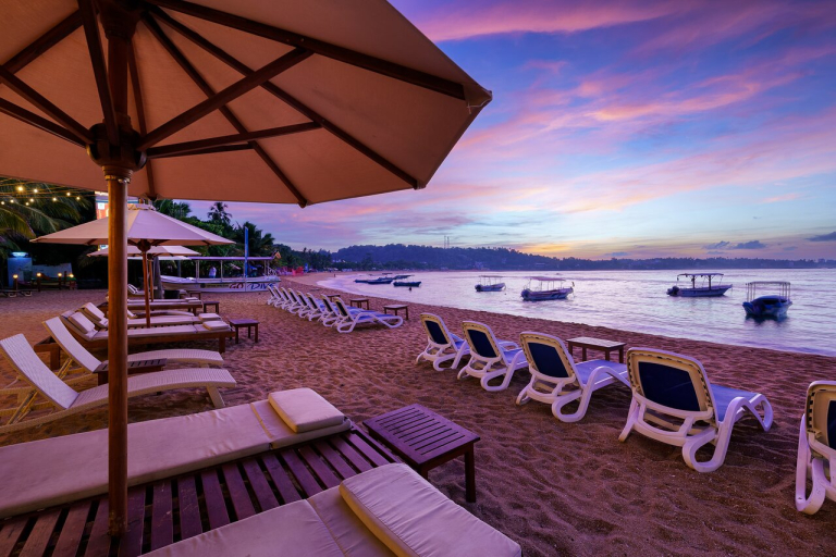 Araliya Beach Resort & Spa