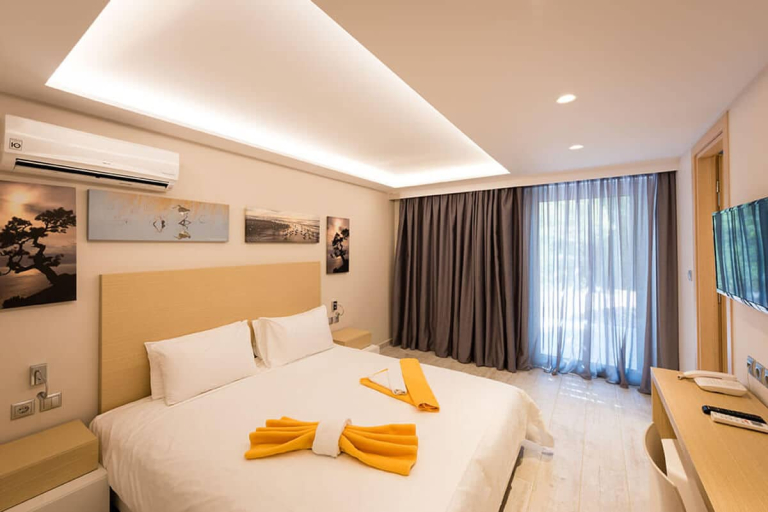 Kalogria Beach Hotel
