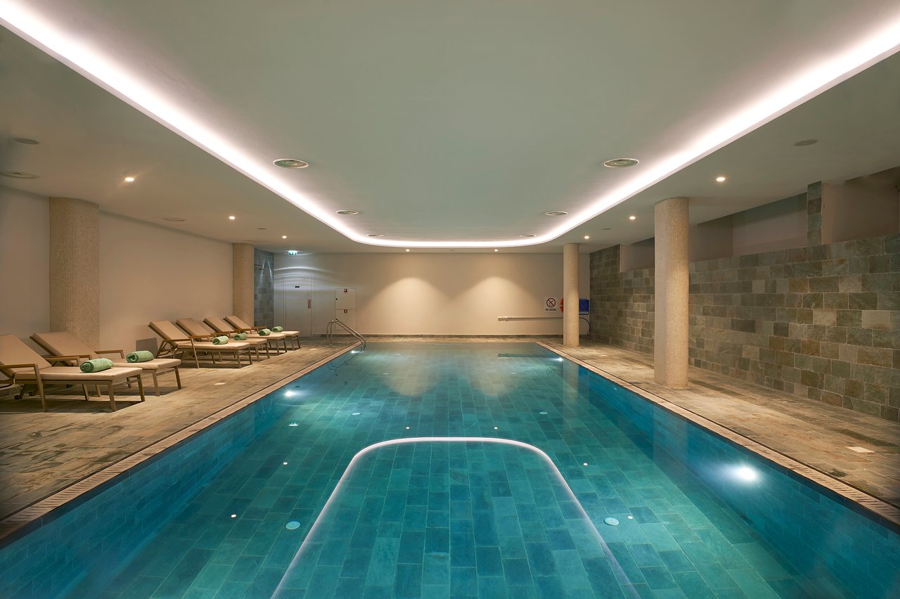 Sunrise Jade iekštelpu baseins ar atpūtas krēsliem