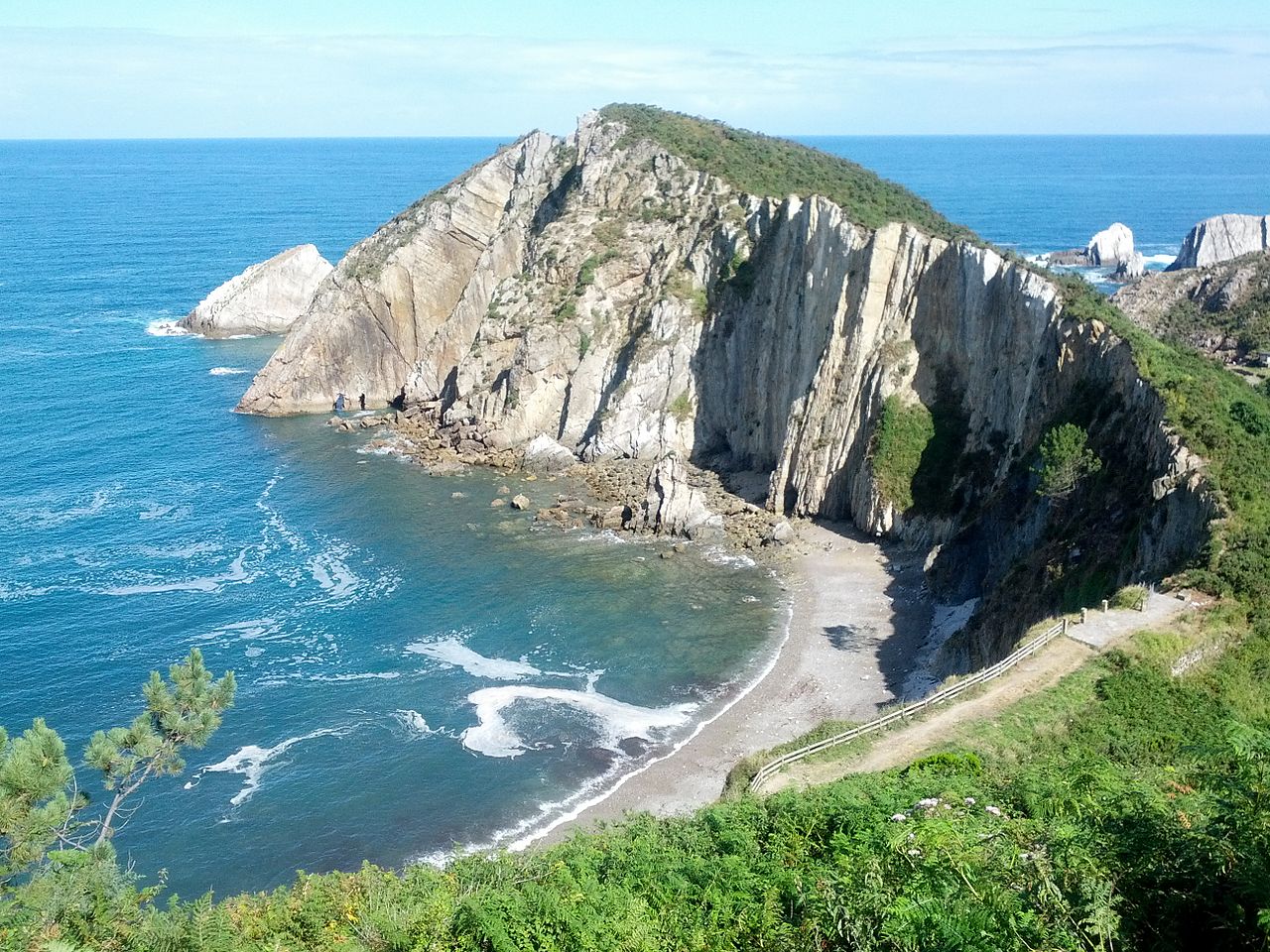 Playa del Silencio Astūrijā – klusas pludmales skats Vanilla Travel ceļojumā