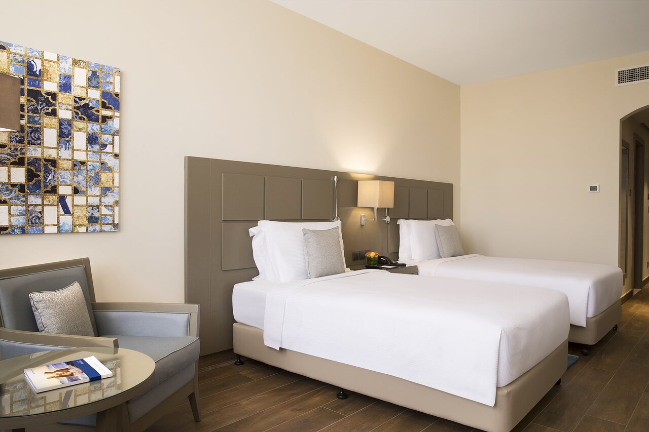 Numurs ar divām gultām, The Cove Rotana Resort