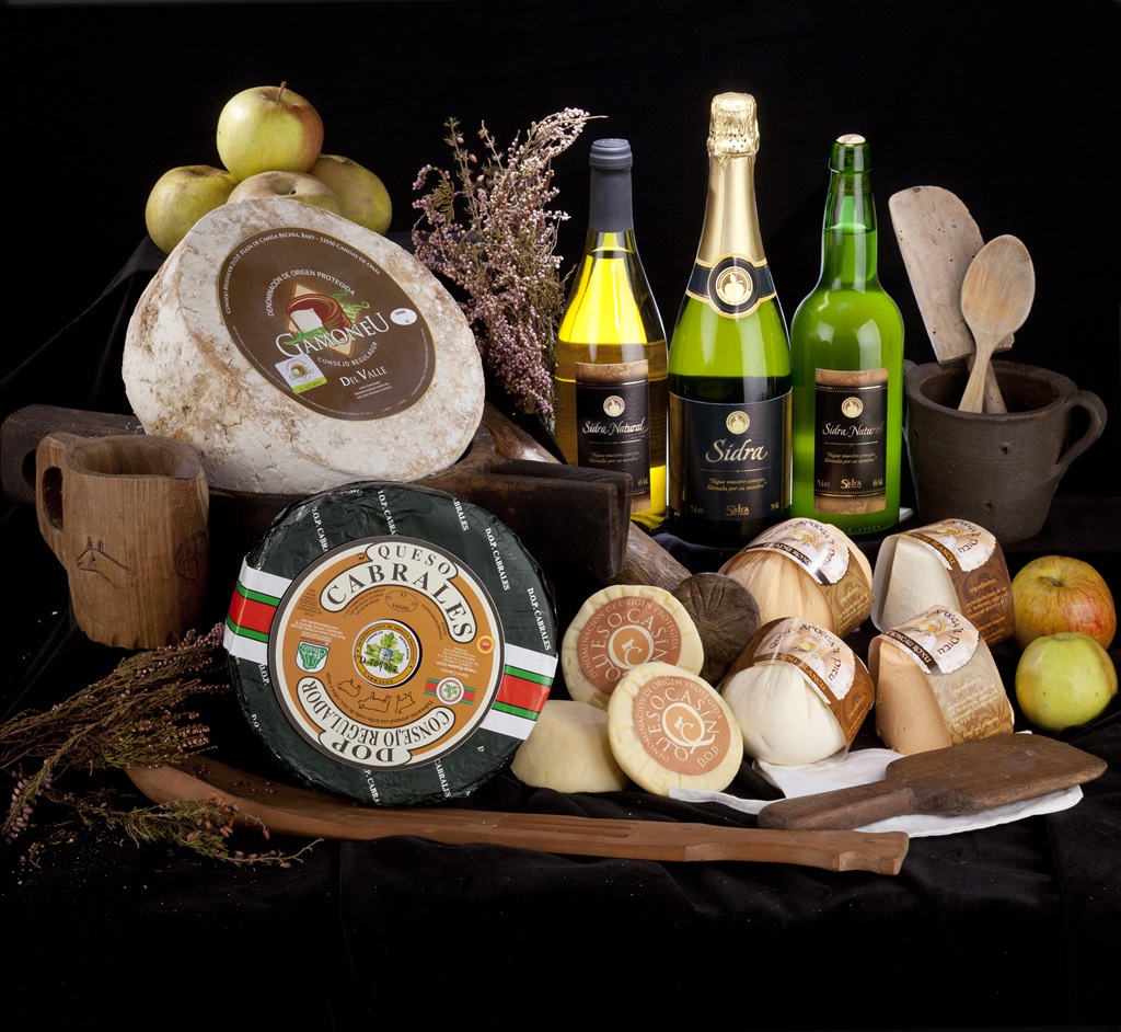 Tradicionālais siers un jūras veltes degustācija Astūrijā Vanilla Travel ekskursijā